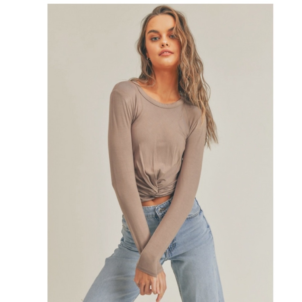 Front Twist Long Sleeve